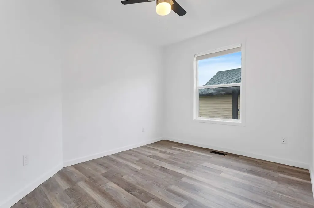 5807 44 Avenue Rocky Mountain House AB T4T 0A1