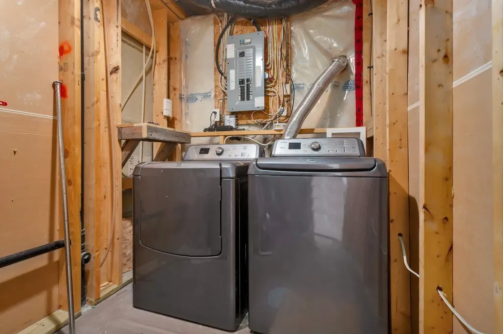 5807 44 Avenue Rocky Mountain House AB T4T 0A1