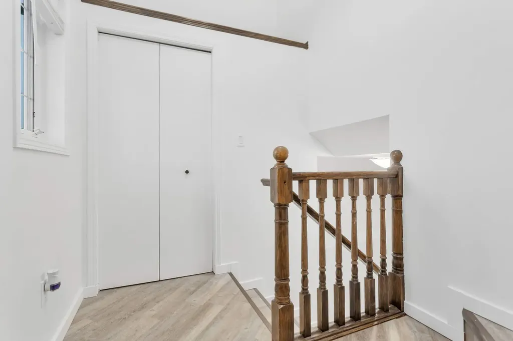 5807 44 Avenue Rocky Mountain House AB T4T 0A1