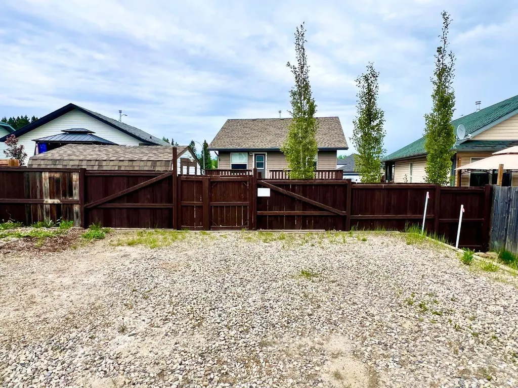 5807 44 Avenue Rocky Mountain House AB T4T 0A1