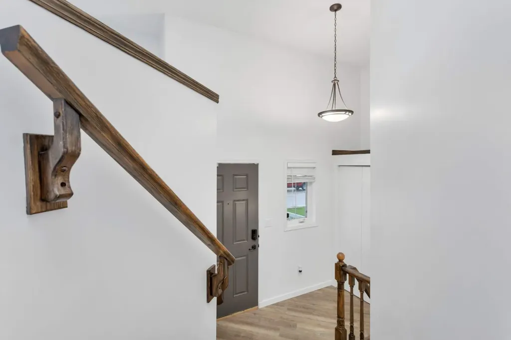 5807 44 Avenue Rocky Mountain House AB T4T 0A1