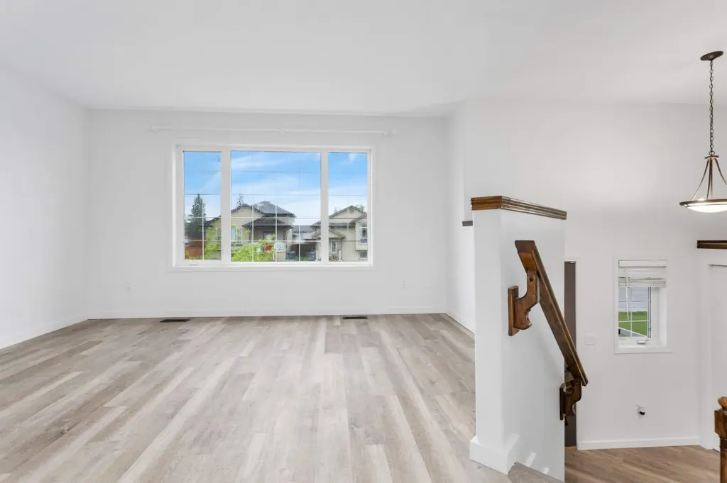 5807 44 Avenue Rocky Mountain House AB T4T 0A1