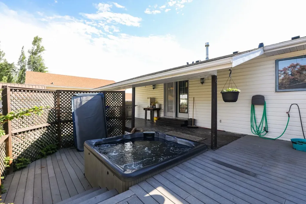 18 Garden Place Magrath AB T0K 1J0