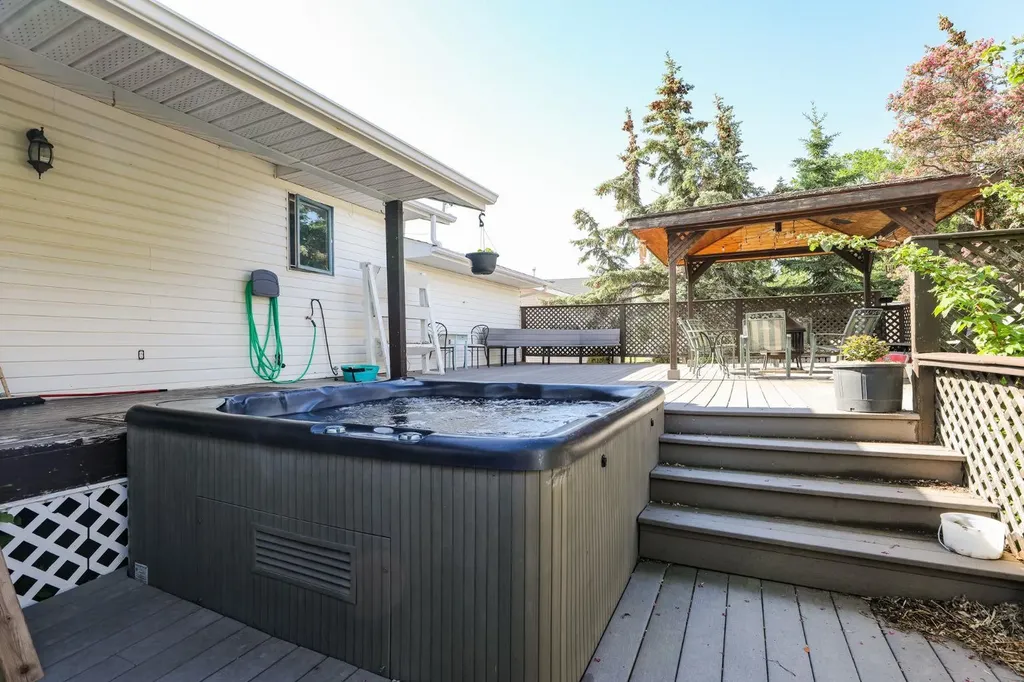 18 Garden Place Magrath AB T0K 1J0