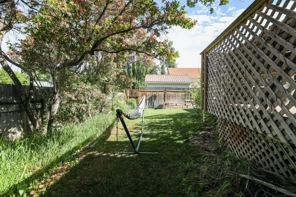 18 Garden Place Magrath AB T0K 1J0