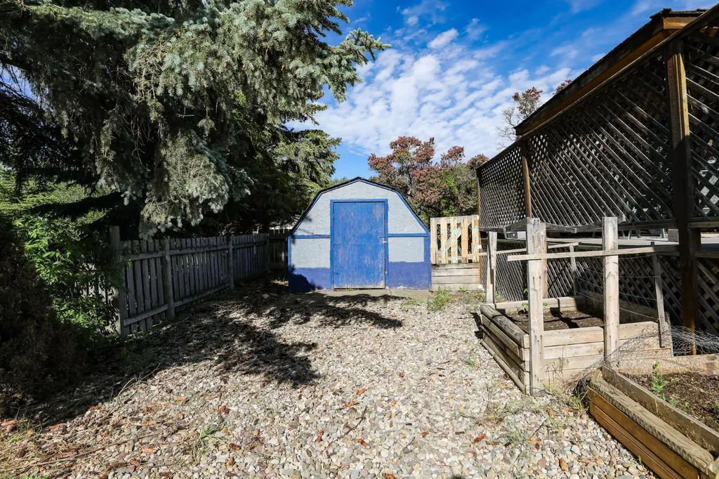 18 Garden Place Magrath AB T0K 1J0