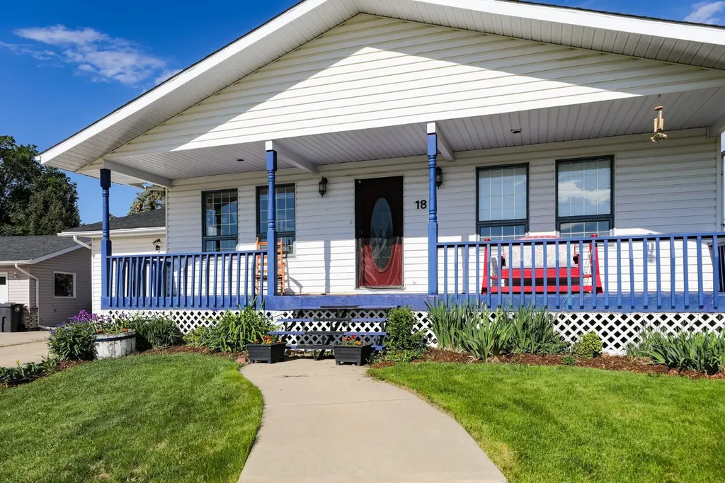 18 Garden Place Magrath AB T0K 1J0