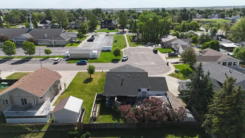 18 Garden Place Magrath AB T0K 1J0