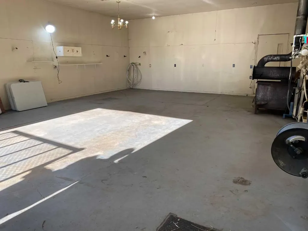 4411 62 Street Rocky Mountain House AB T4T1B1