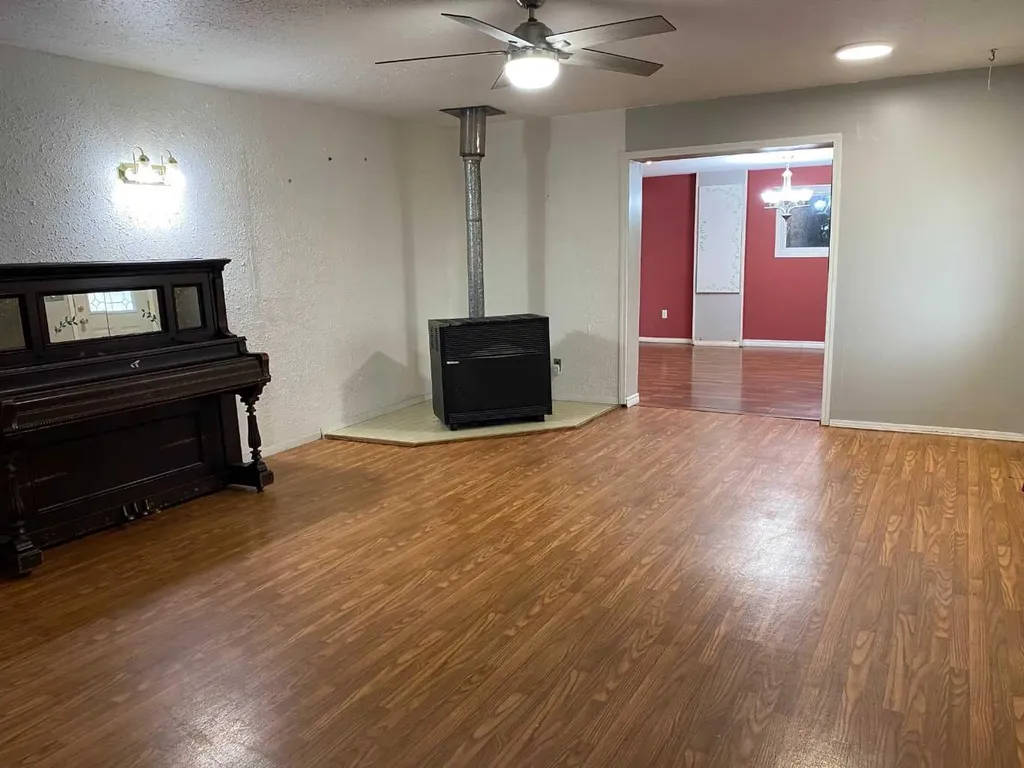 4411 62 Street Rocky Mountain House AB T4T1B1