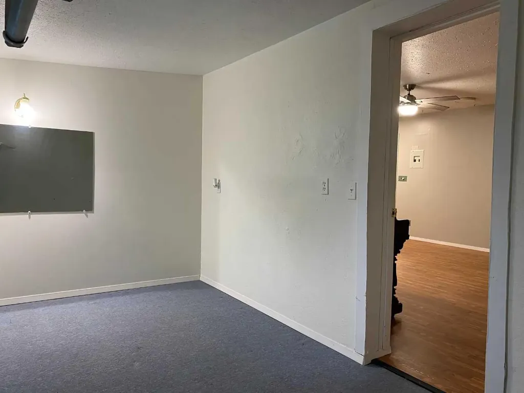 4411 62 Street Rocky Mountain House AB T4T1B1