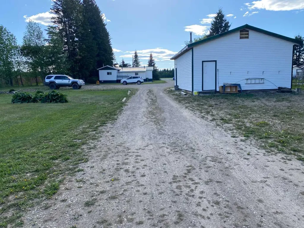 4411 62 Street Rocky Mountain House AB T4T1B1