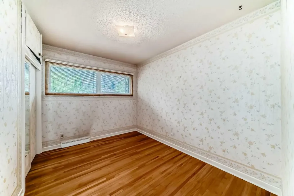 6040 Thornburn Drive NW Calgary AB T2K 3P7
