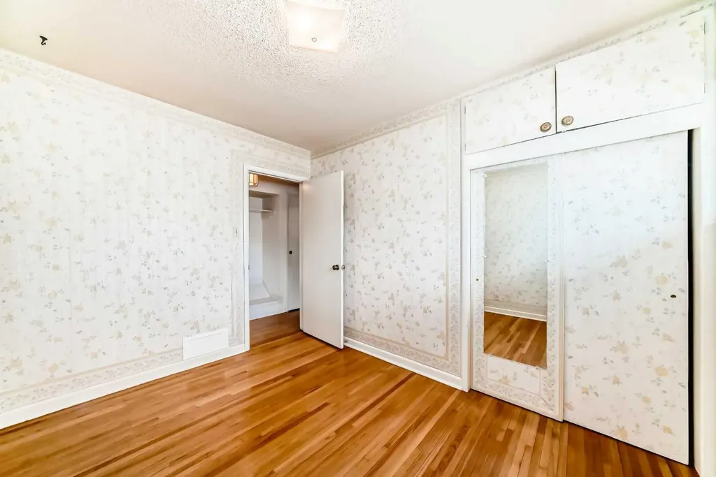 6040 Thornburn Drive NW Calgary AB T2K 3P7