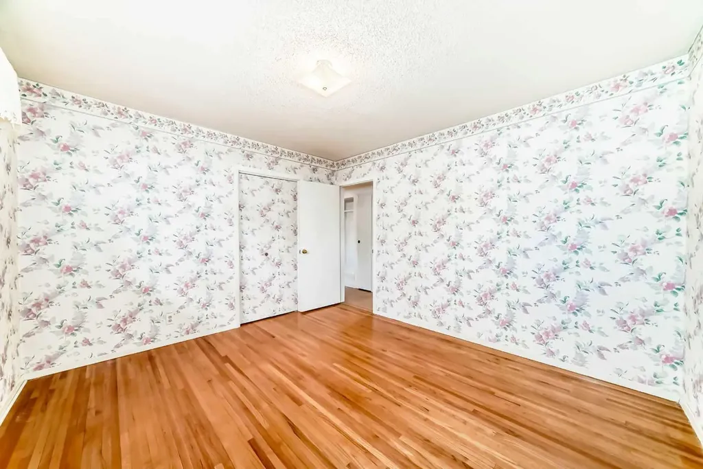 6040 Thornburn Drive NW Calgary AB T2K 3P7