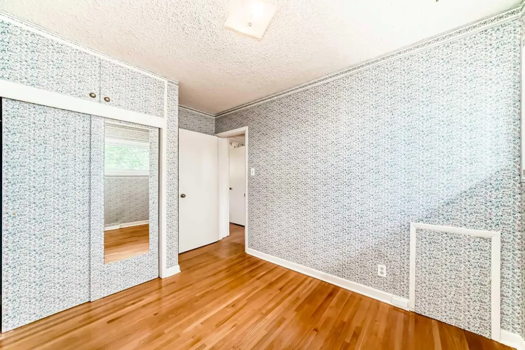 6040 Thornburn Drive NW Calgary AB T2K 3P7