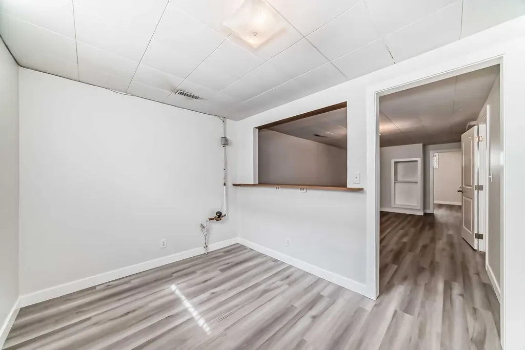 6040 Thornburn Drive NW Calgary AB T2K 3P7