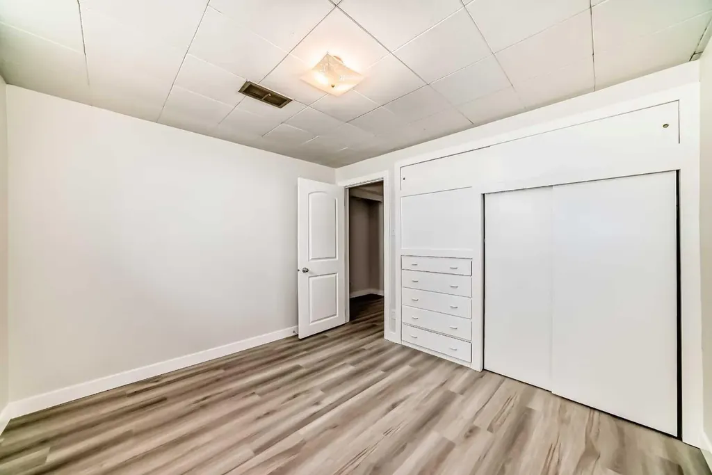 6040 Thornburn Drive NW Calgary AB T2K 3P7
