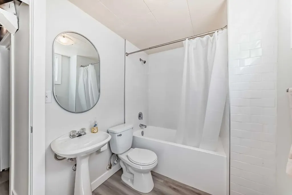 6040 Thornburn Drive NW Calgary AB T2K 3P7