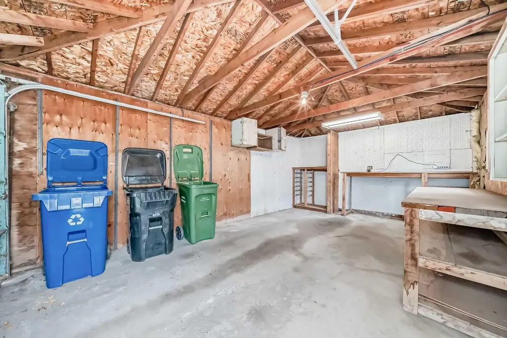 6040 Thornburn Drive NW Calgary AB T2K 3P7