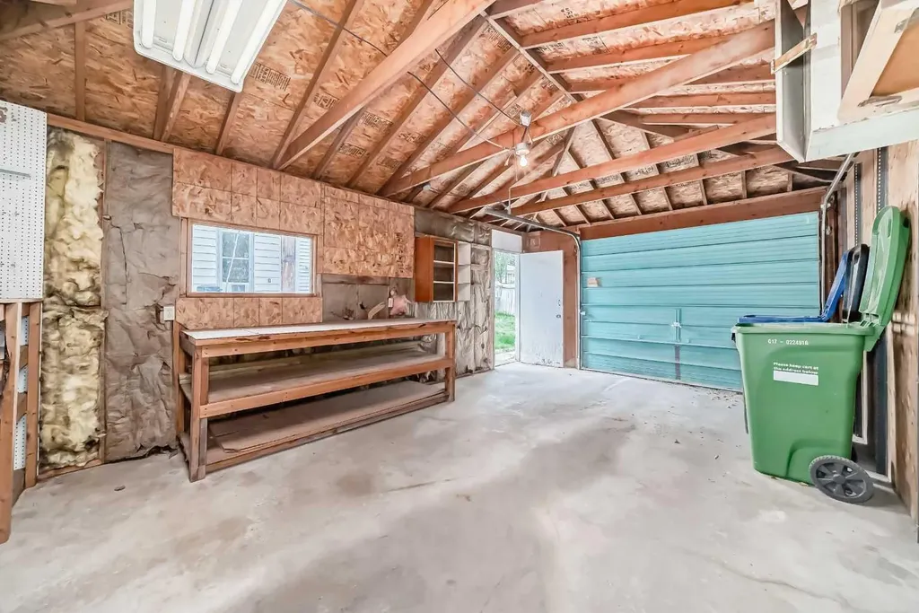 6040 Thornburn Drive NW Calgary AB T2K 3P7