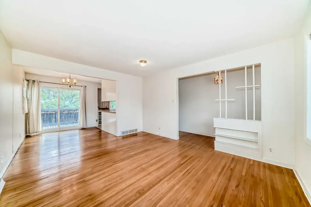 6040 Thornburn Drive NW Calgary AB T2K 3P7