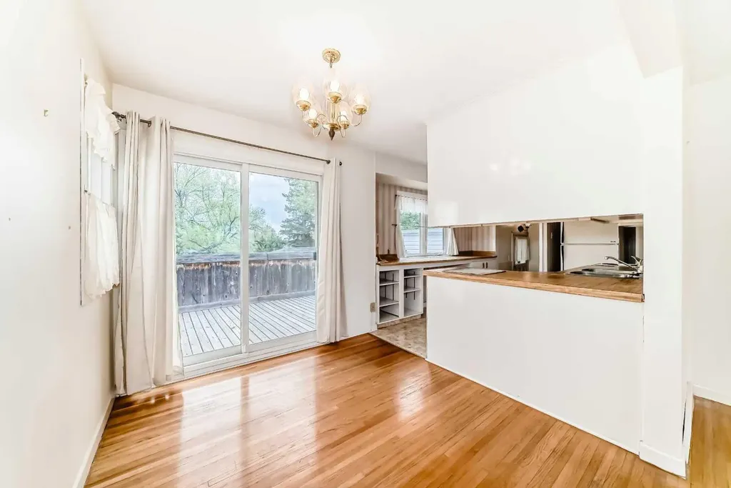 6040 Thornburn Drive NW Calgary AB T2K 3P7