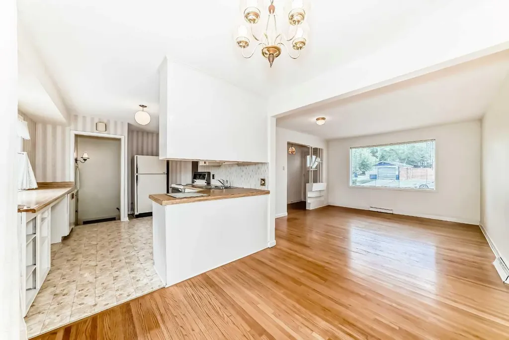 6040 Thornburn Drive NW Calgary AB T2K 3P7