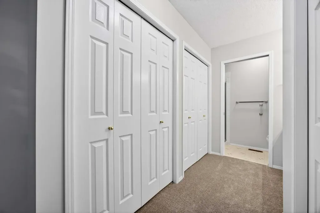 24 Edenwold Green NW Calgary AB T3A 5B8