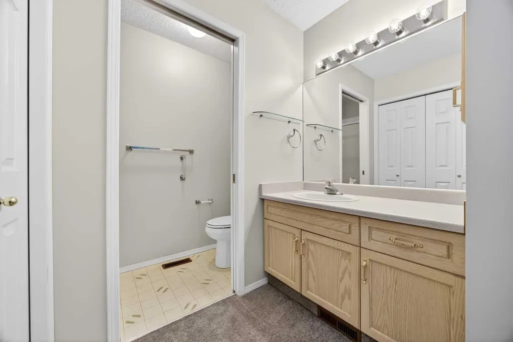 24 Edenwold Green NW Calgary AB T3A 5B8
