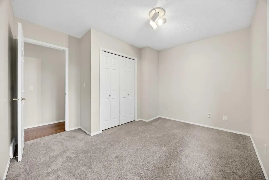 24 Edenwold Green NW Calgary AB T3A 5B8
