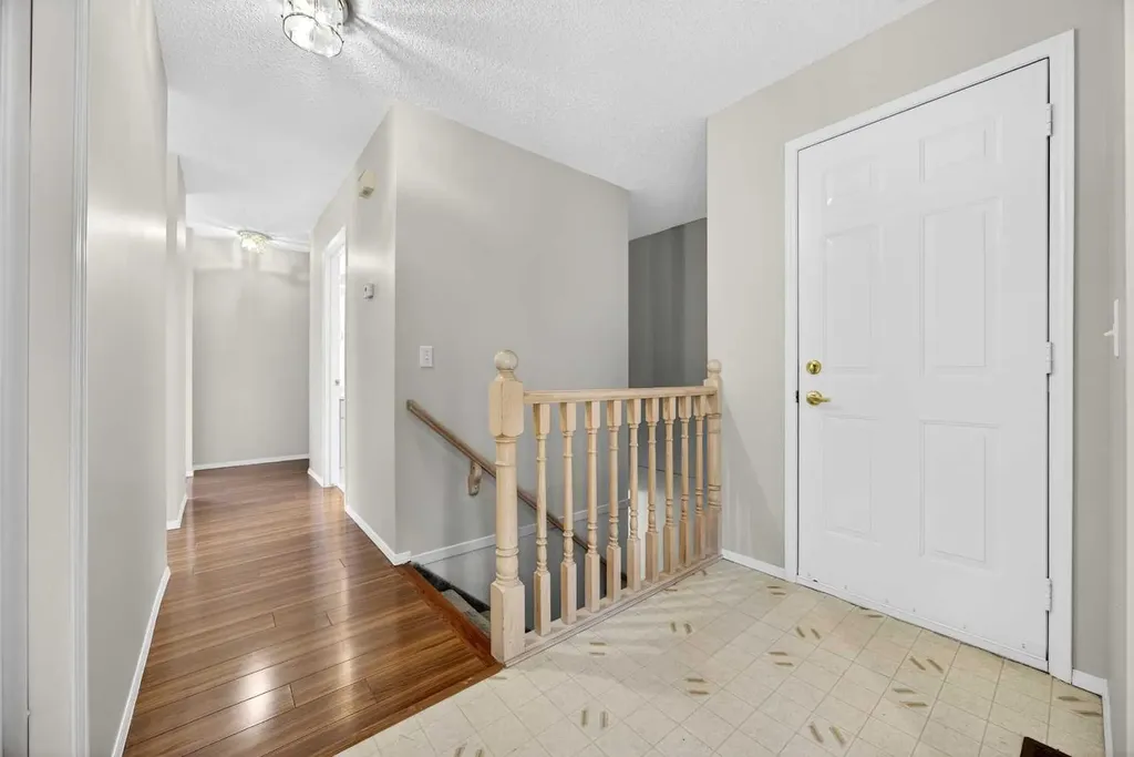 24 Edenwold Green NW Calgary AB T3A 5B8