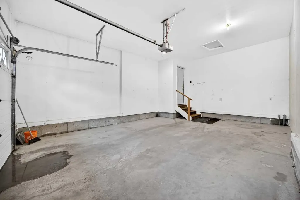 24 Edenwold Green NW Calgary AB T3A 5B8