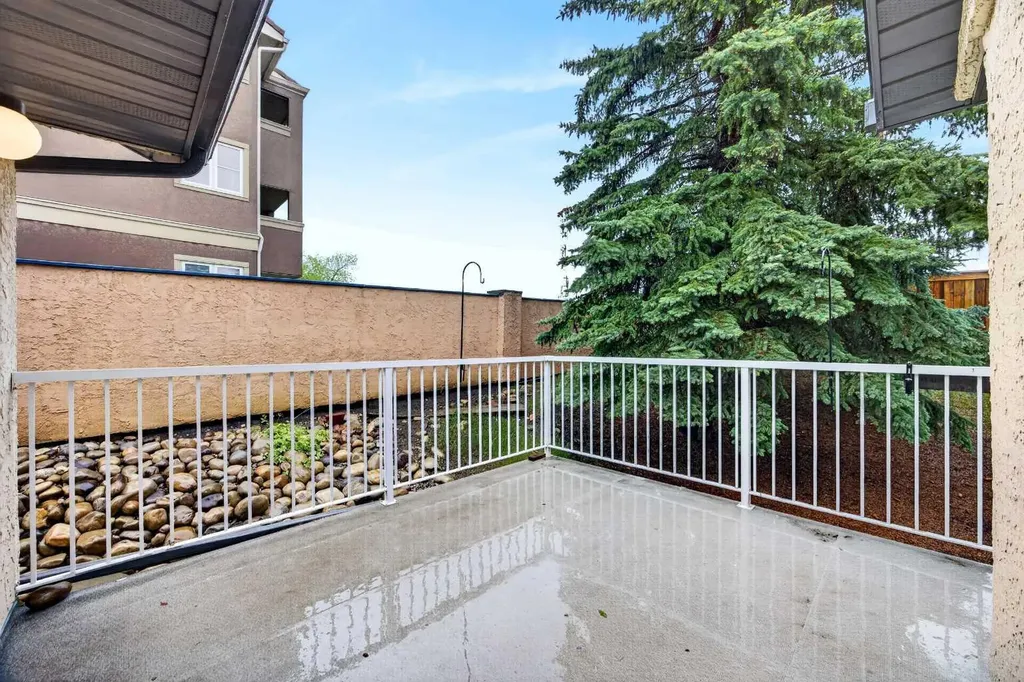 24 Edenwold Green NW Calgary AB T3A 5B8