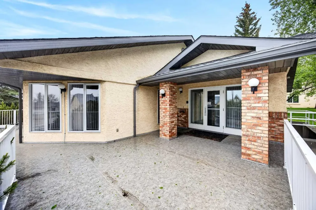 24 Edenwold Green NW Calgary AB T3A 5B8