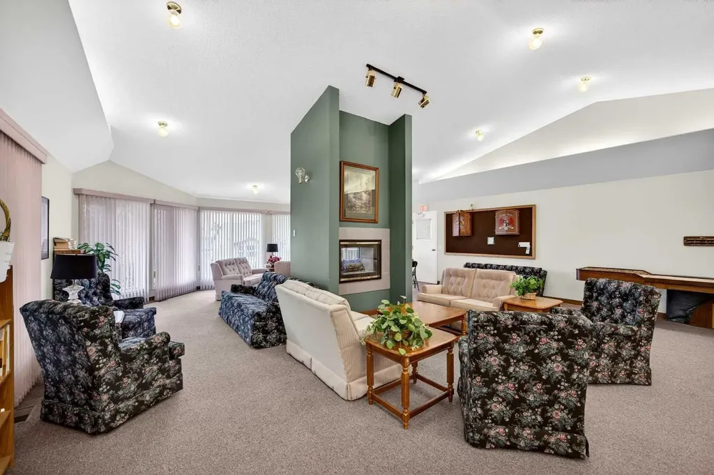 24 Edenwold Green NW Calgary AB T3A 5B8