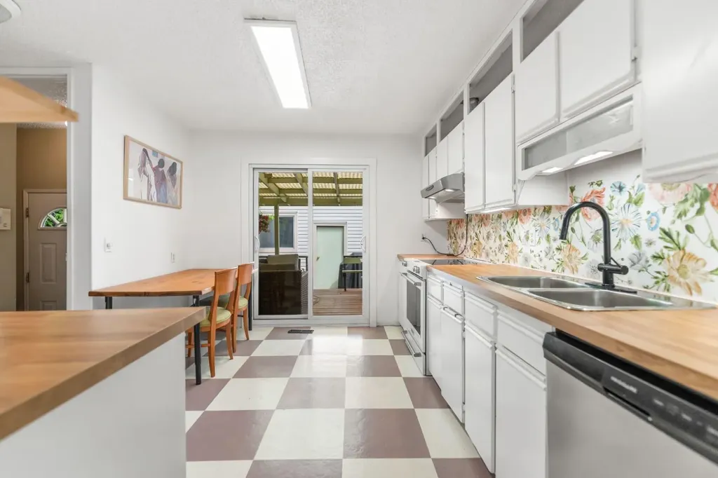 6795 Malvern Road NE Calgary AB T2A 5R1