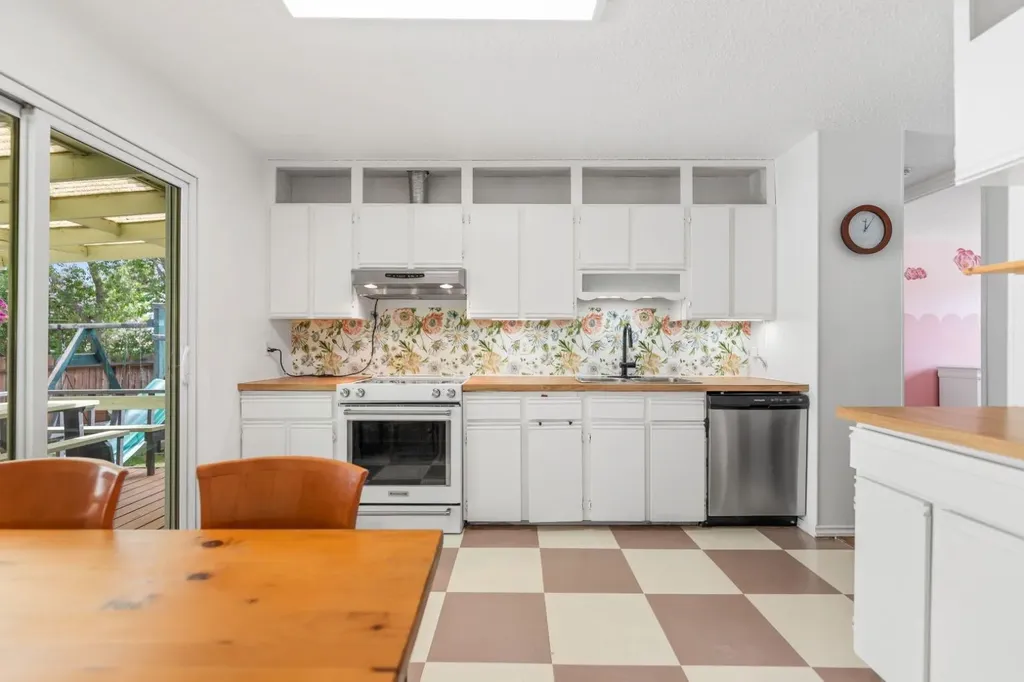6795 Malvern Road NE Calgary AB T2A 5R1