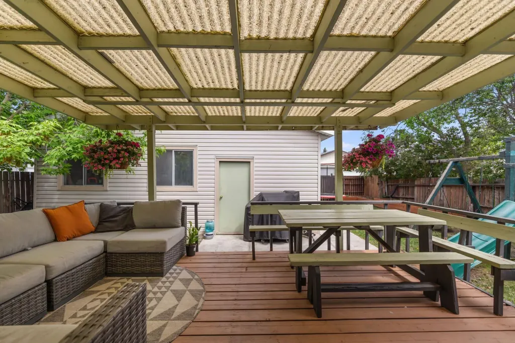 6795 Malvern Road NE Calgary AB T2A 5R1