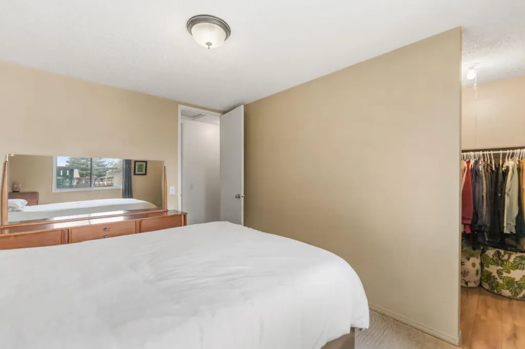 6795 Malvern Road NE Calgary AB T2A 5R1