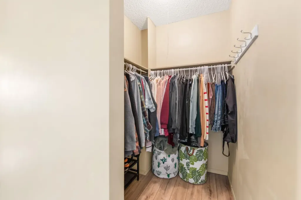 6795 Malvern Road NE Calgary AB T2A 5R1
