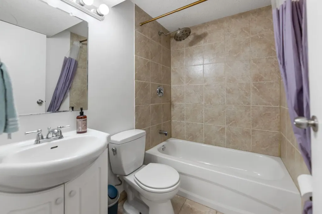 6795 Malvern Road NE Calgary AB T2A 5R1