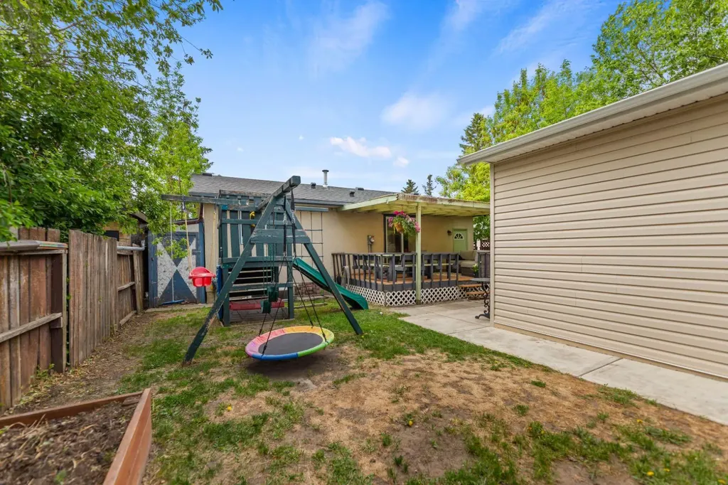 6795 Malvern Road NE Calgary AB T2A 5R1