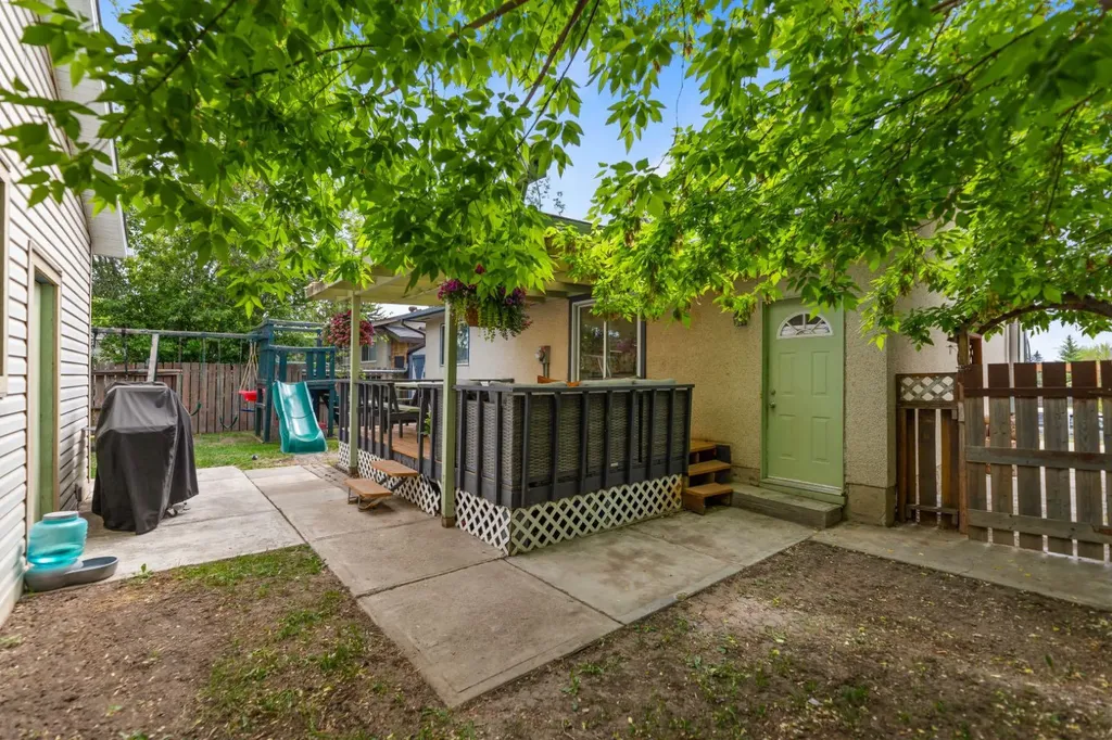 6795 Malvern Road NE Calgary AB T2A 5R1