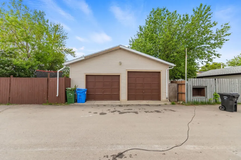6795 Malvern Road NE Calgary AB T2A 5R1