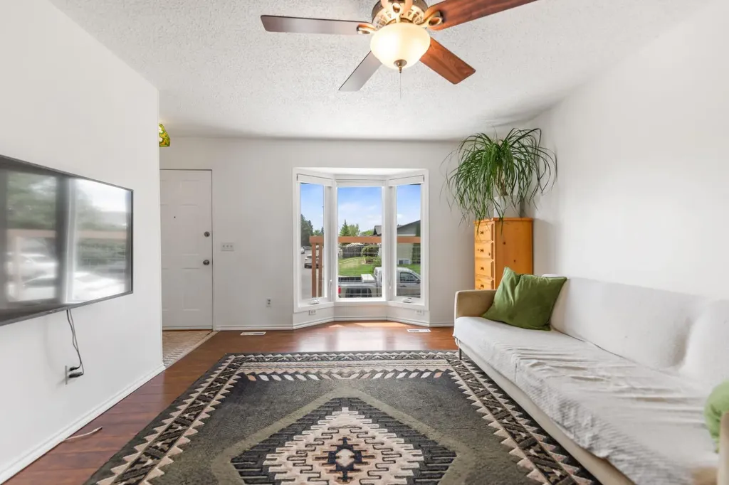 6795 Malvern Road NE Calgary AB T2A 5R1