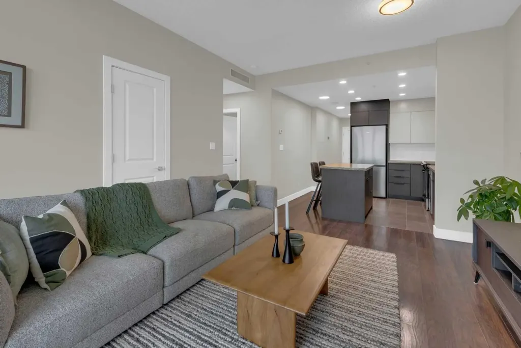 77 Spruce Place SW Calgary AB T3C3X6