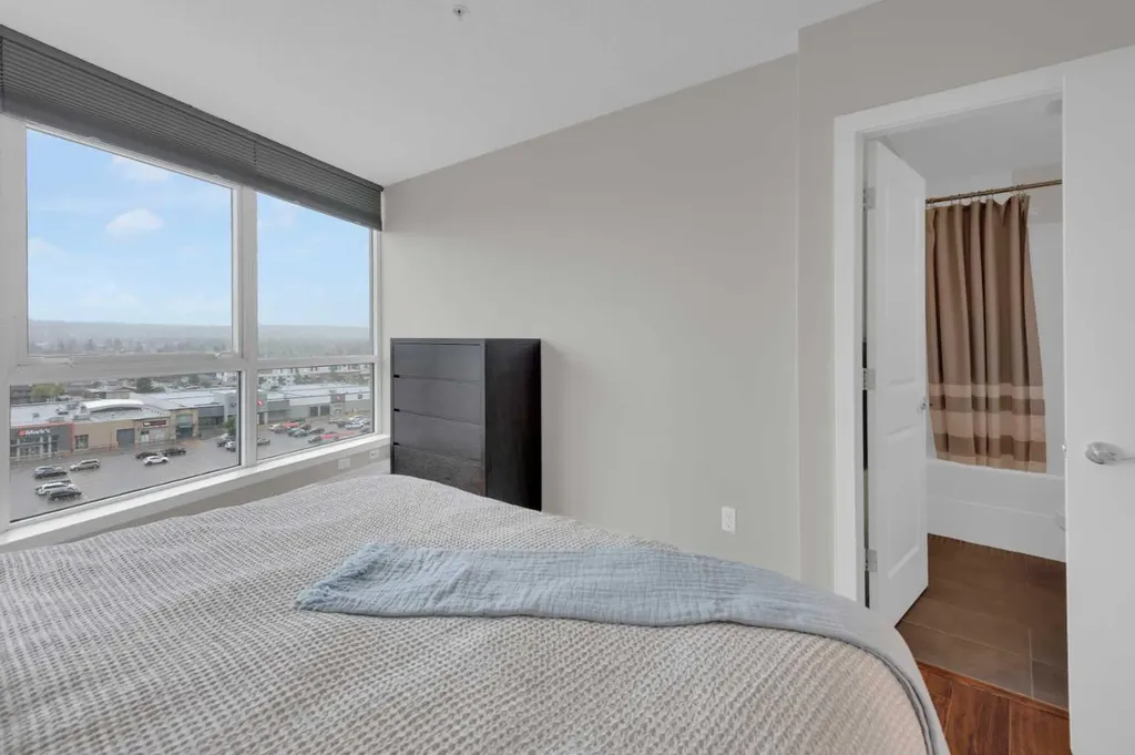 77 Spruce Place SW Calgary AB T3C3X6