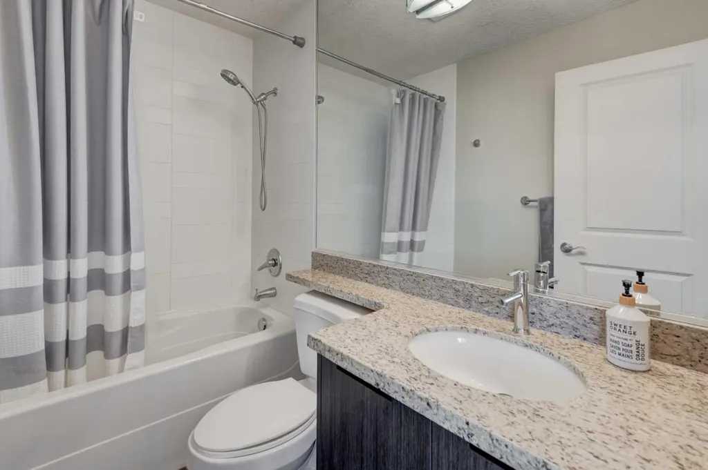 77 Spruce Place SW Calgary AB T3C3X6