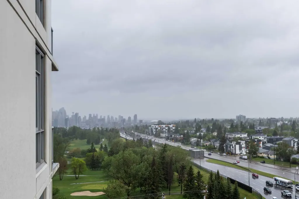 77 Spruce Place SW Calgary AB T3C3X6